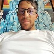 Tutor con amplia experiencia en la tutoría del inglés para niños jóvenes y adultos, también